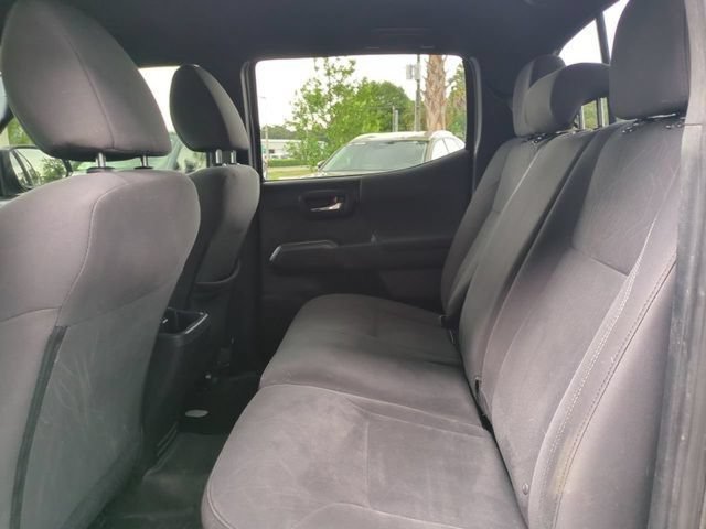 Used 2018 Toyota Tacoma TRD Off-Road AWD/4WD image 16