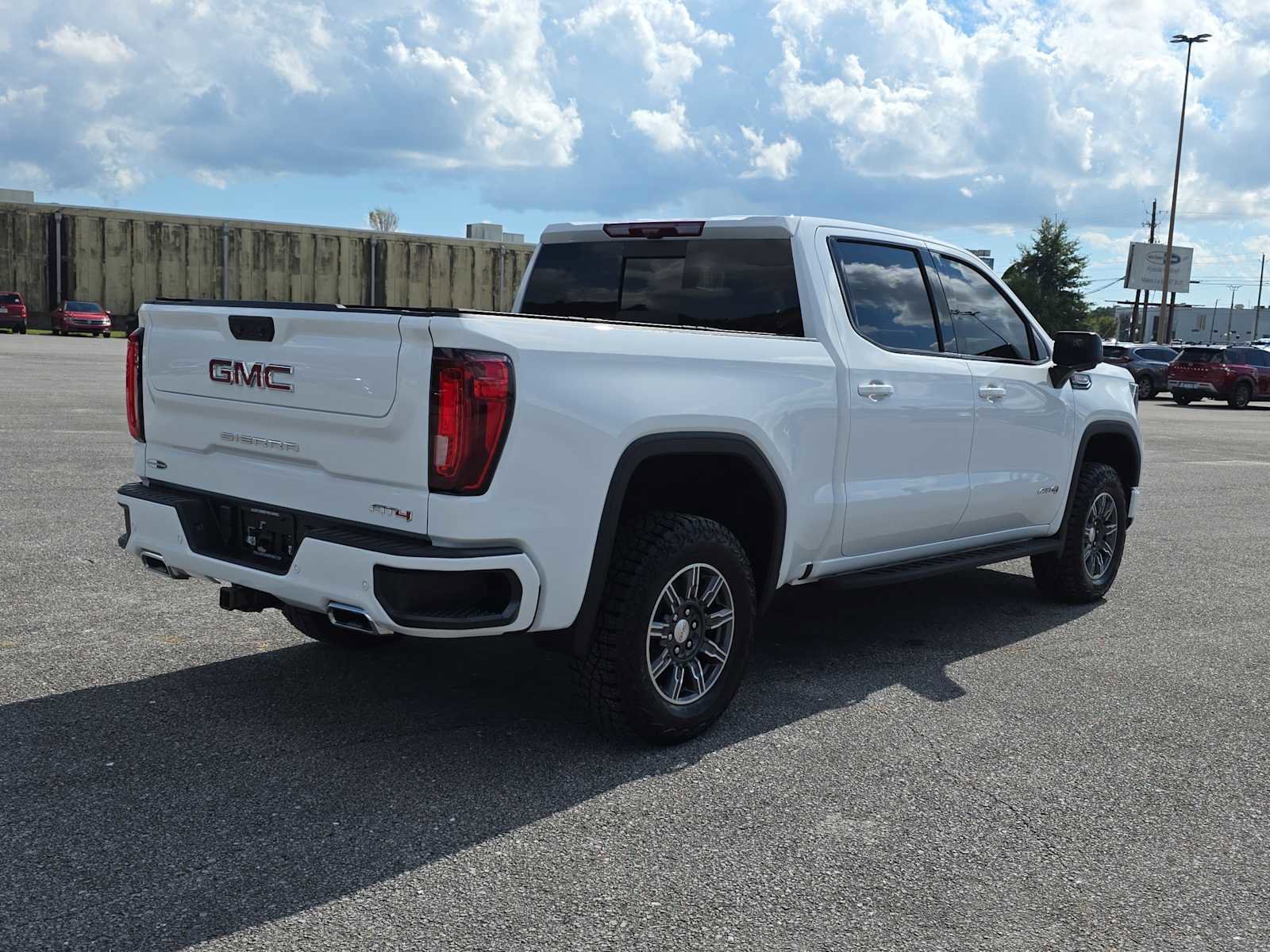 Used 2024 GMC Sierra 1500 AT4 w/ Technology Package image 9