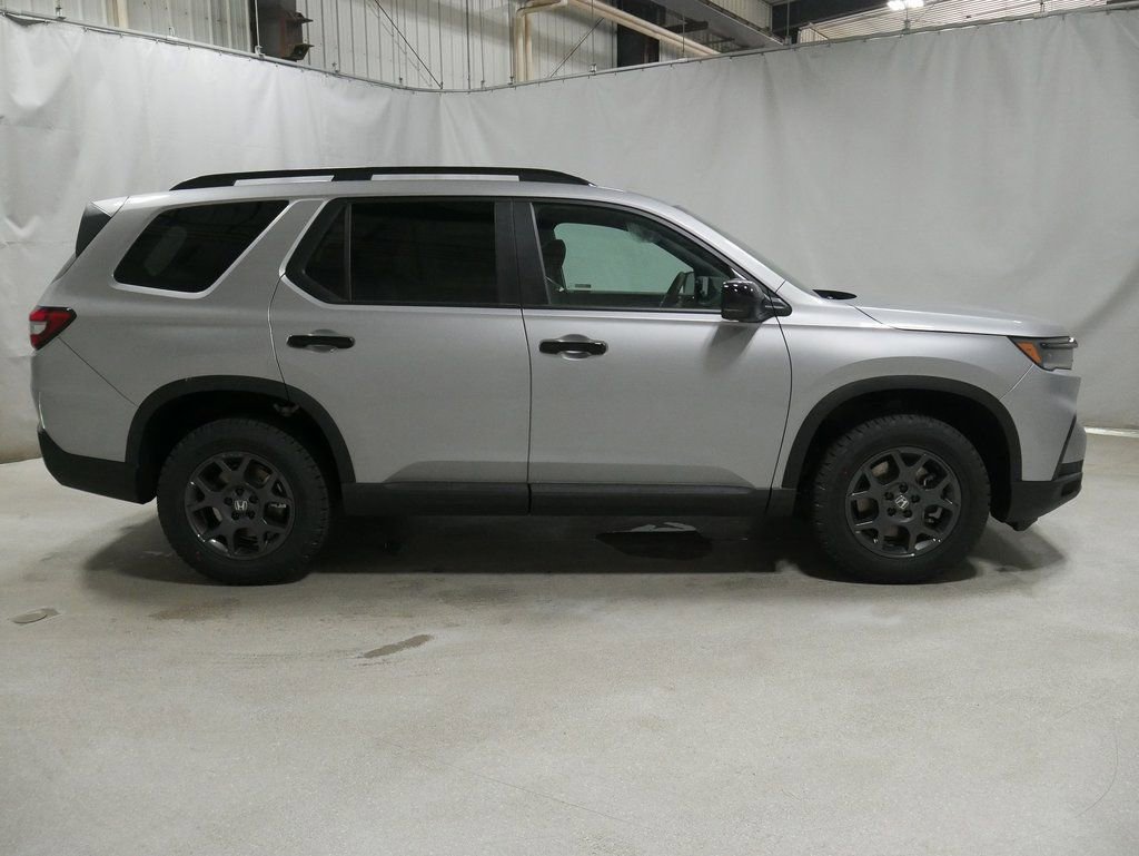 New 2025 Honda Pilot TrailSport image 8