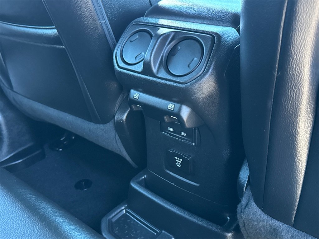 Certified 2022 Jeep Wrangler Unlimited Sahara w/ Cold Weather Group image 19
