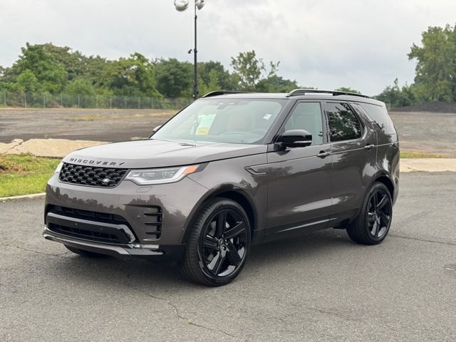 Used 2025 Land Rover Discovery Dynamic SE AWD/4WD image 1