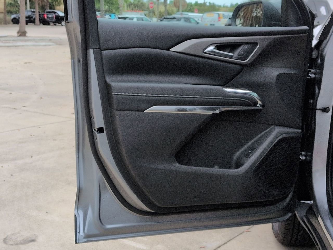 New 2026 Chevrolet Traverse LT w/ Sun and Wheel Package image 7