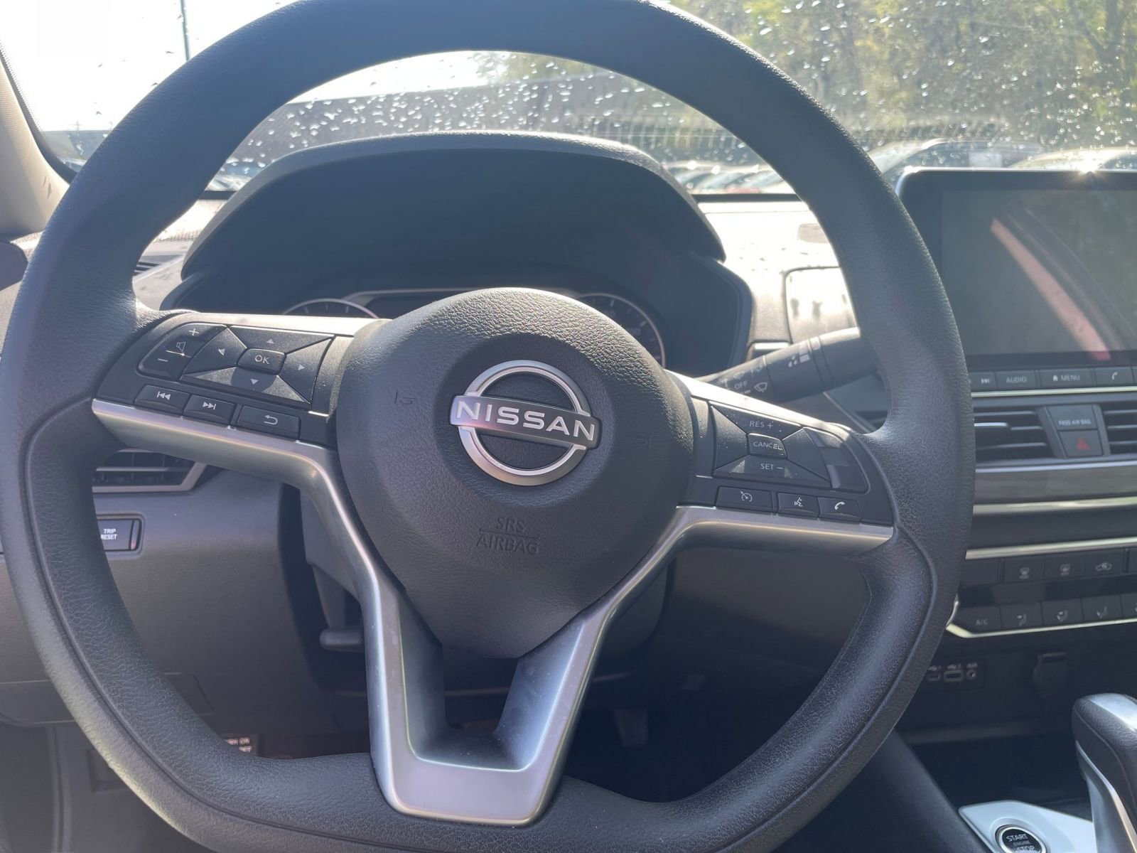 Used 2025 Nissan Altima 2.5 SV image 28