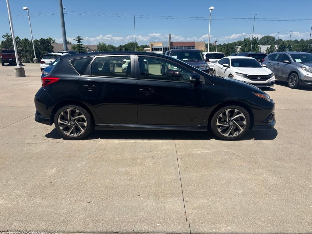 Used 2017 Toyota Corolla iM w/ Carpet Mat Package FWD image 4
