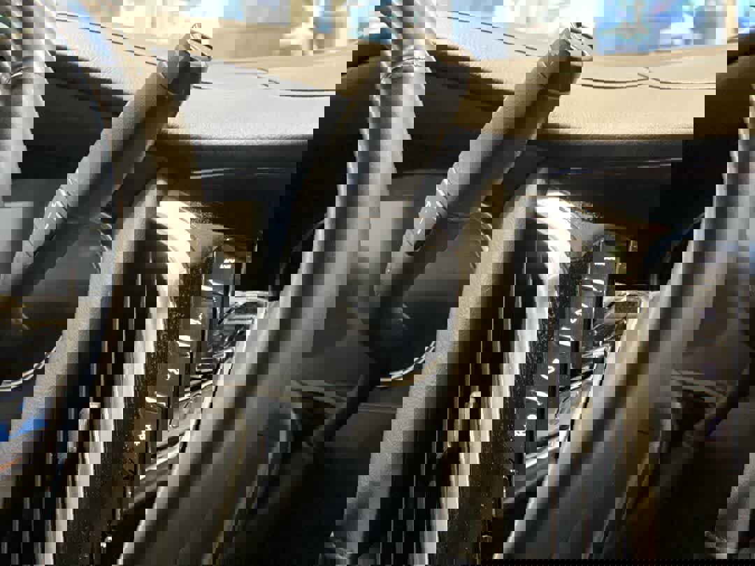 Used 2018 Cadillac Escalade Luxury image 22