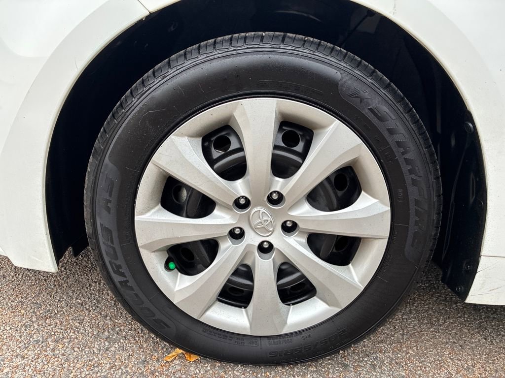 Used 2023 Toyota Corolla LE image 26