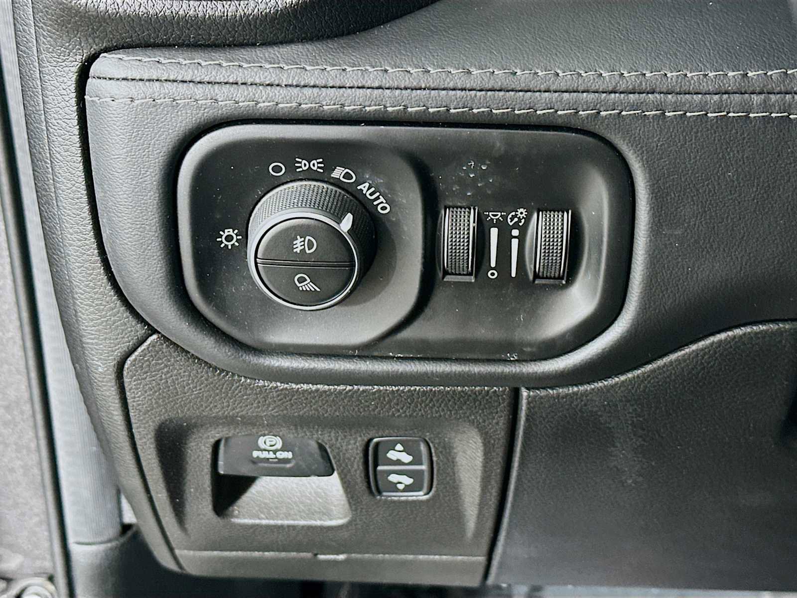 Used 2021 RAM 1500 Limited image 10