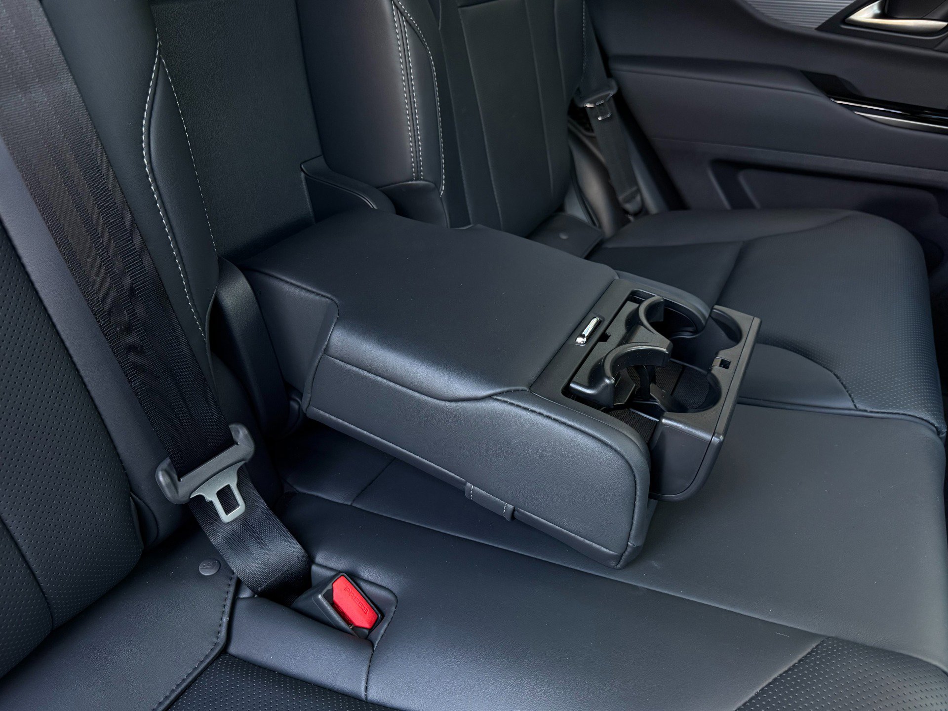 Used 2024 Lexus LX 600 F Sport image 25