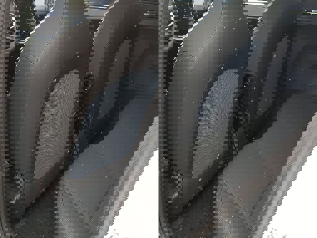 Certified 2025 Volvo EX30 Plus w/ Protection Package Premier image 17