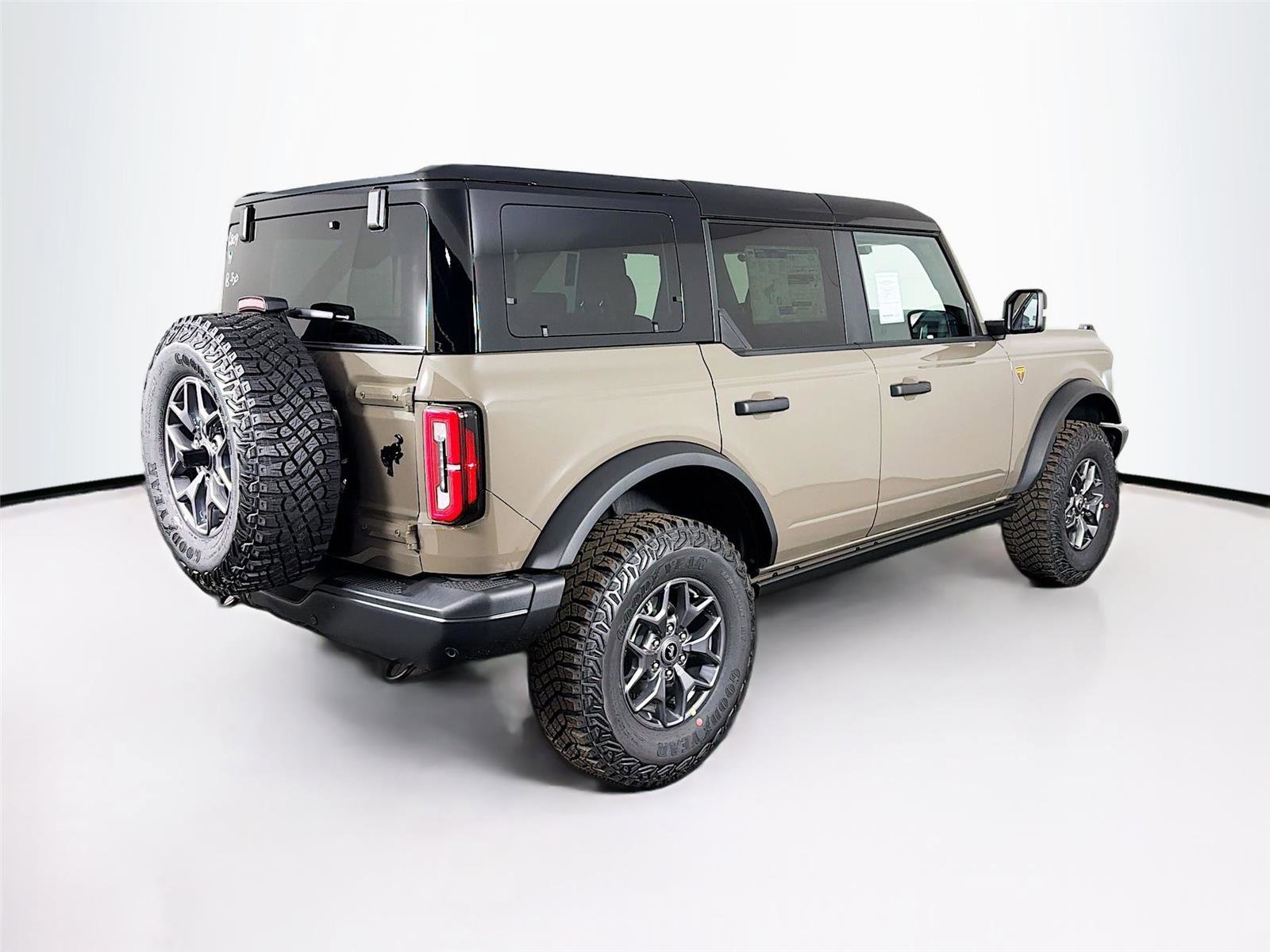 New 2025 Ford Bronco Badlands image 7