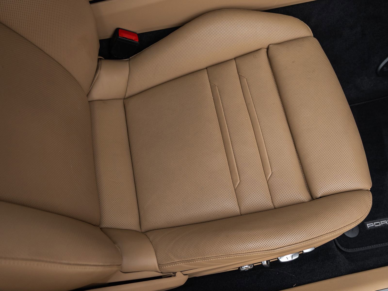 Certified 2018 Porsche Panamera image 40