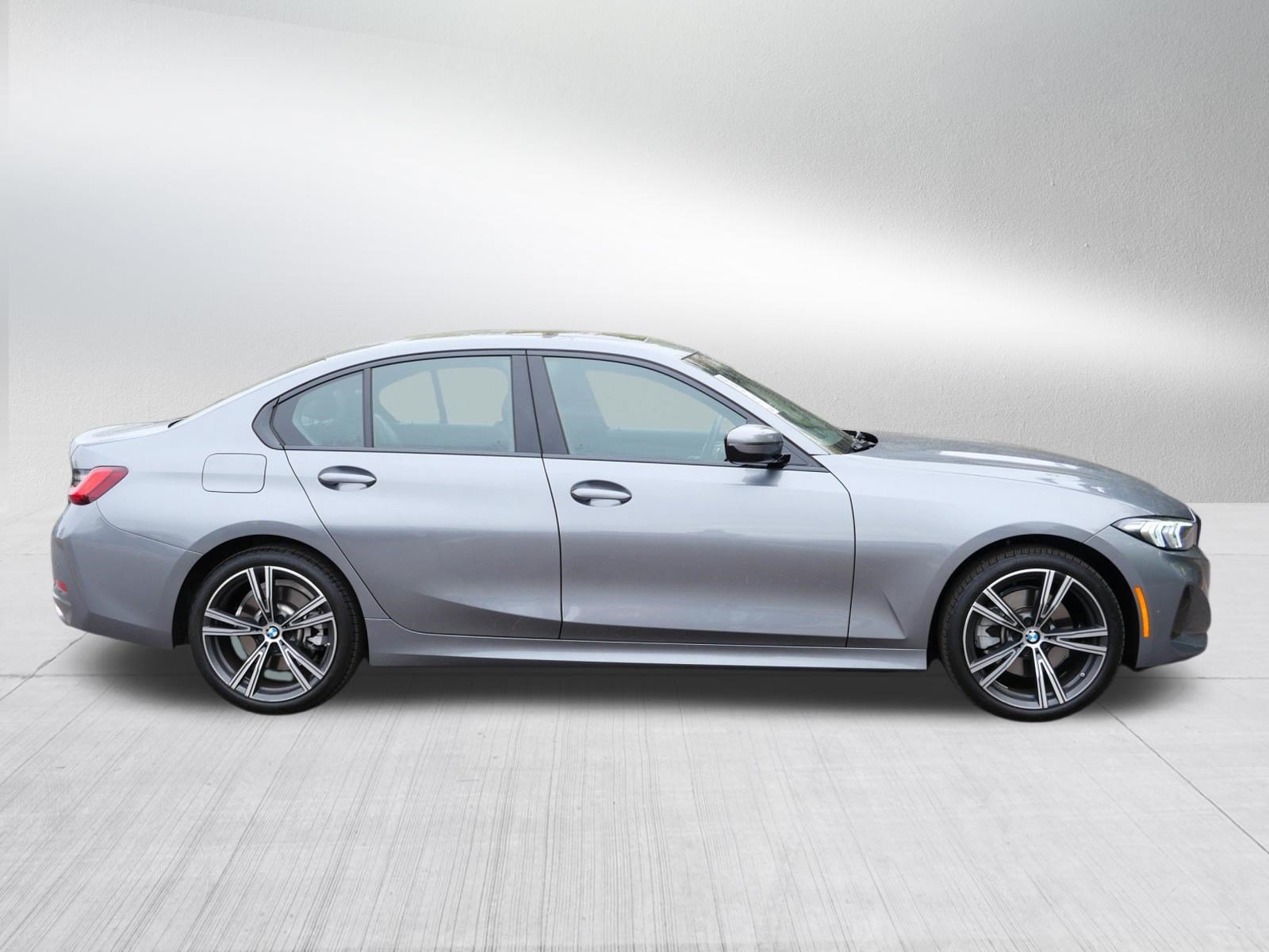 Used 2023 BMW 330i xDrive Sedan w/ Premium Package AWD/4WD image 8