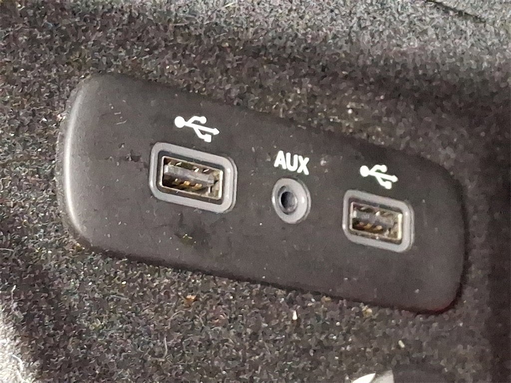 Used 2017 Dodge Challenger GT image 24