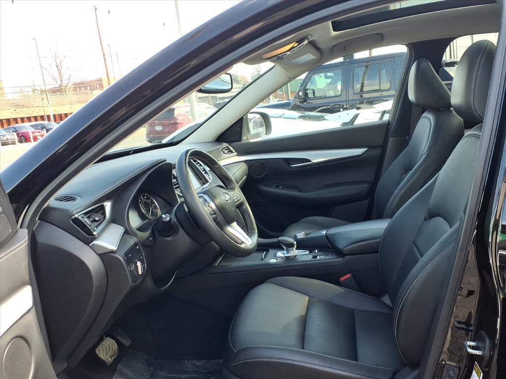 Used 2020 INFINITI QX50 Luxe w/ Navigation Package image 18