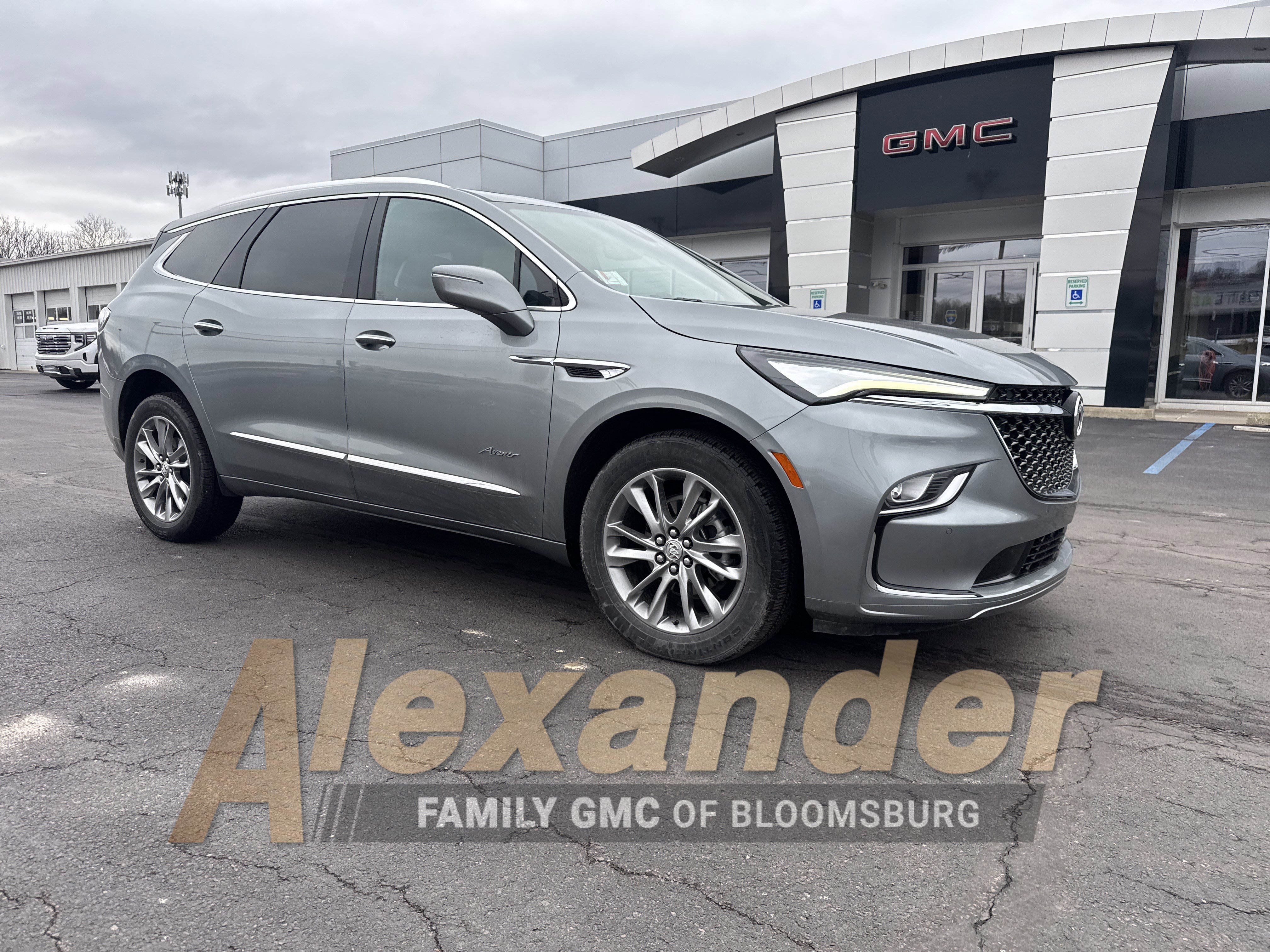 Used 2023 Buick Enclave Avenir video 1