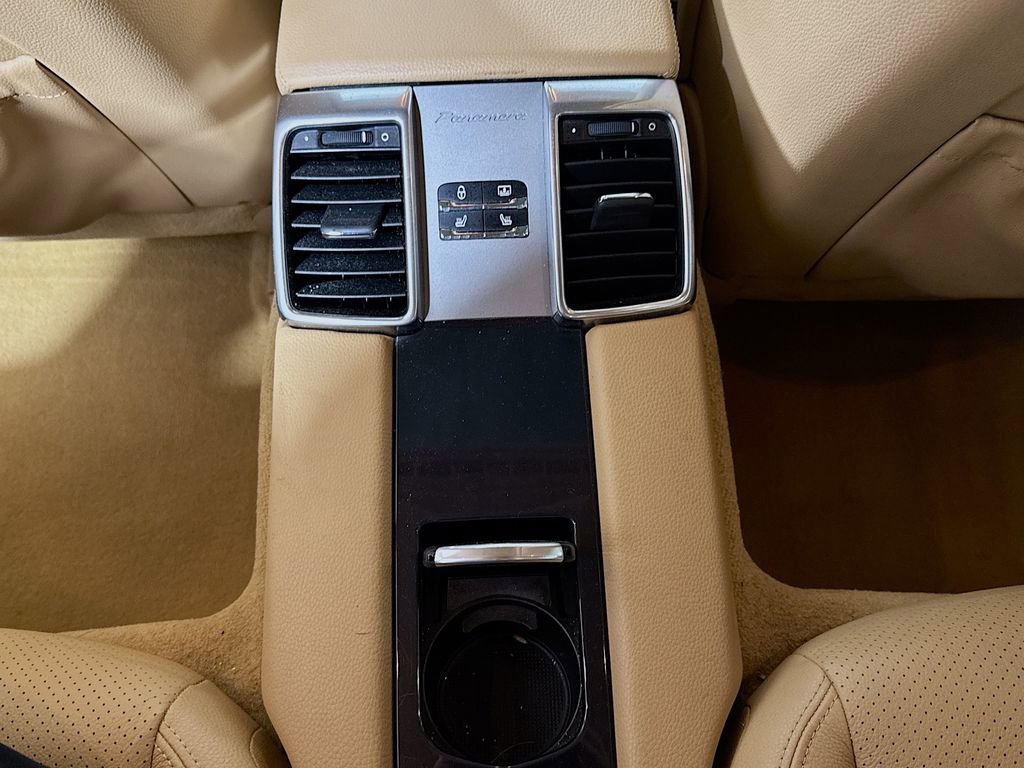 Used 2013 Porsche Panamera 4 image 28