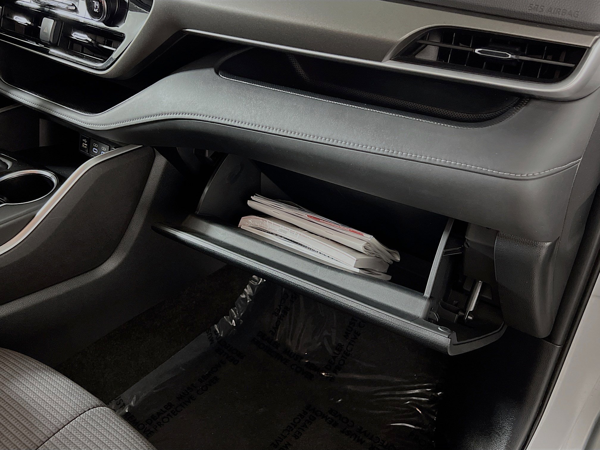 Used 2024 Toyota Highlander LE AWD/4WD image 35