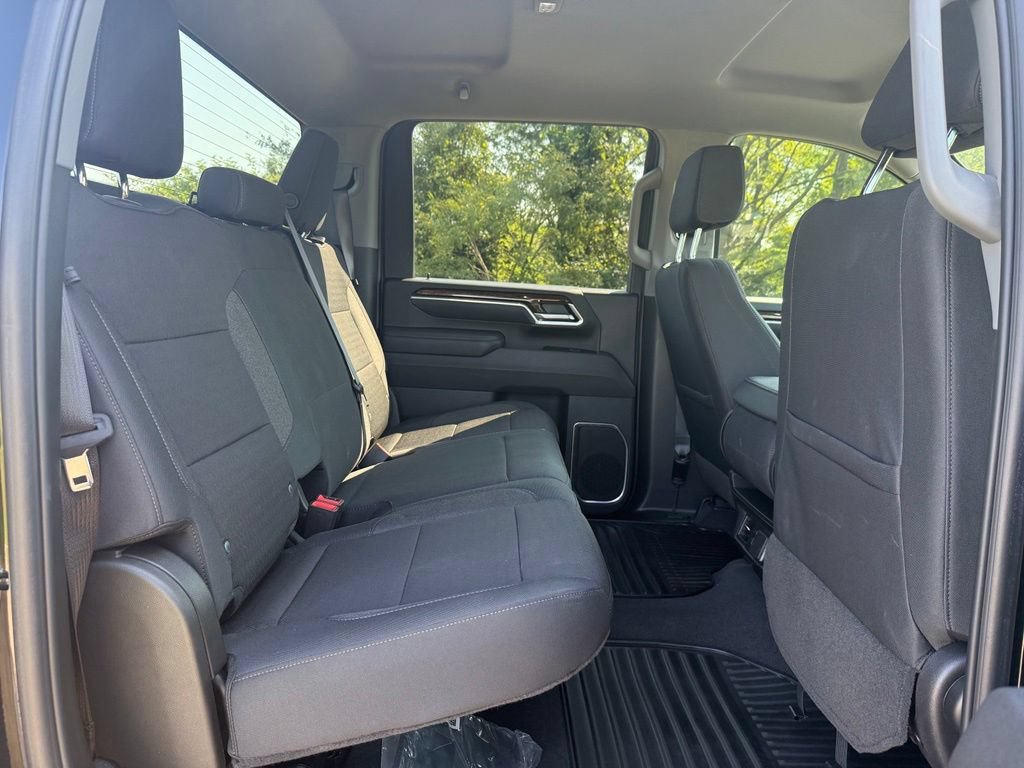 Used 2025 GMC Sierra 2500 SLE w/ SLE Value Package; AWD/4WD image 19