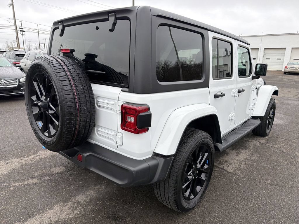 Used 2023 Jeep Wrangler Unlimited Sahara w/ Cold Weather Group AWD/4WD image 7