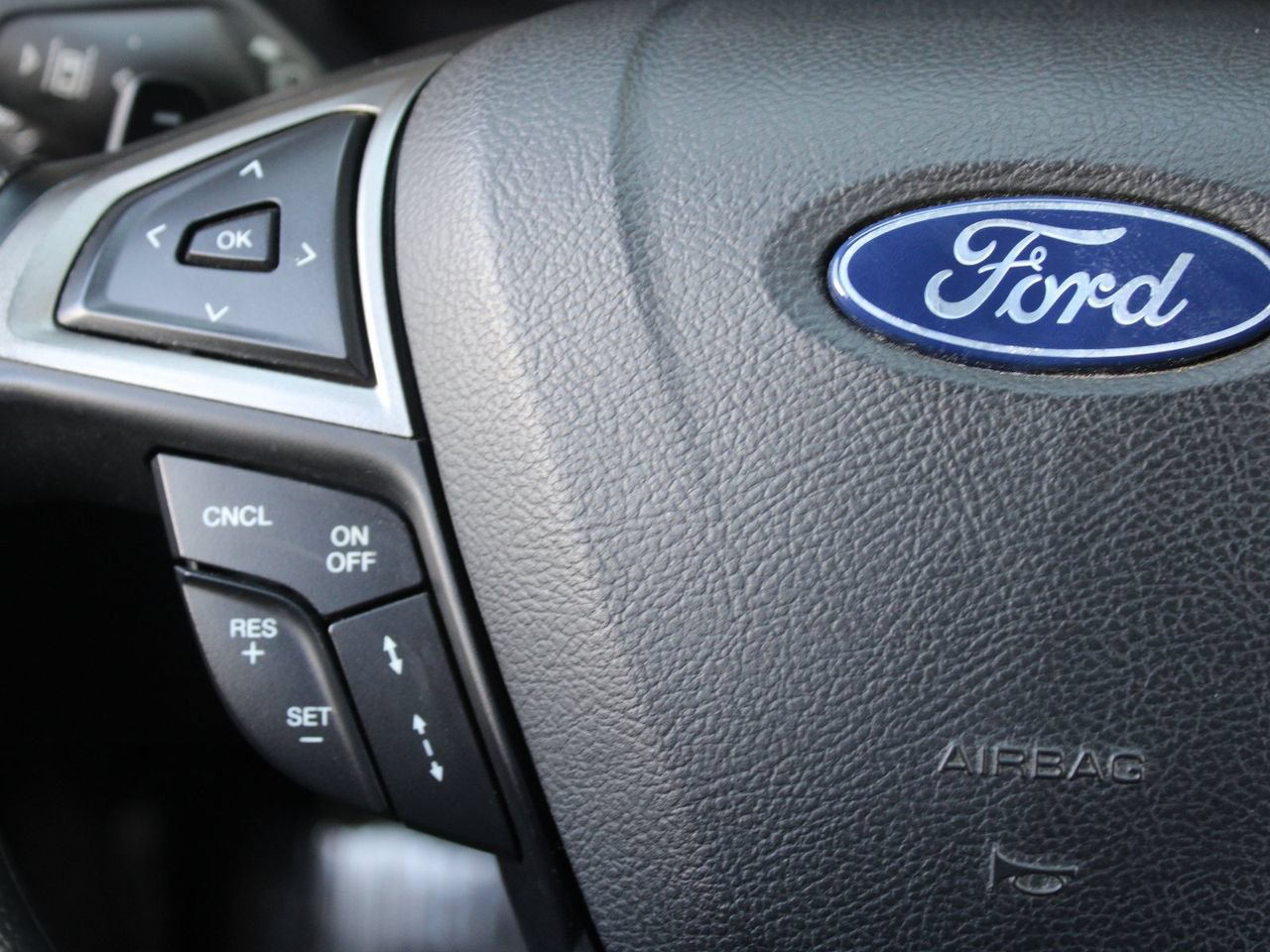 Used 2019 Ford Fusion SE FWD image 30