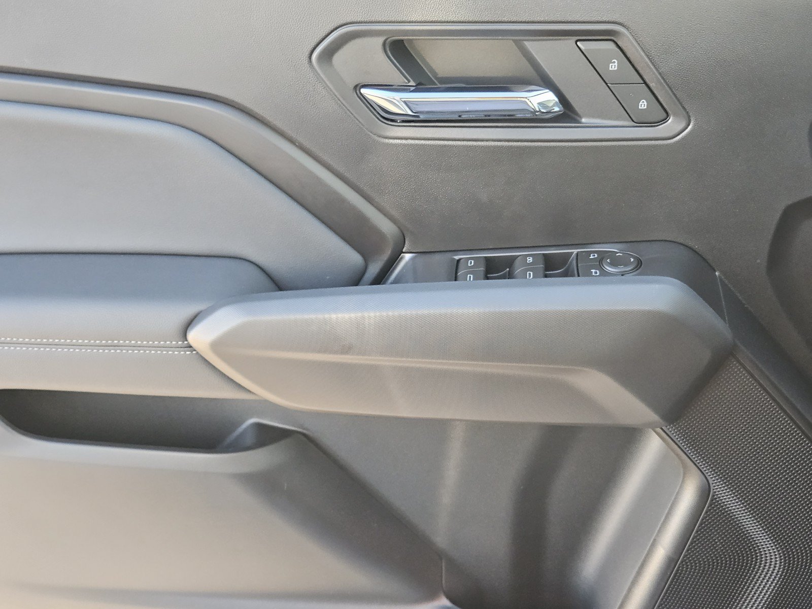 New 2026 GMC Canyon Elevation w/ Convenience Package RWD image 16