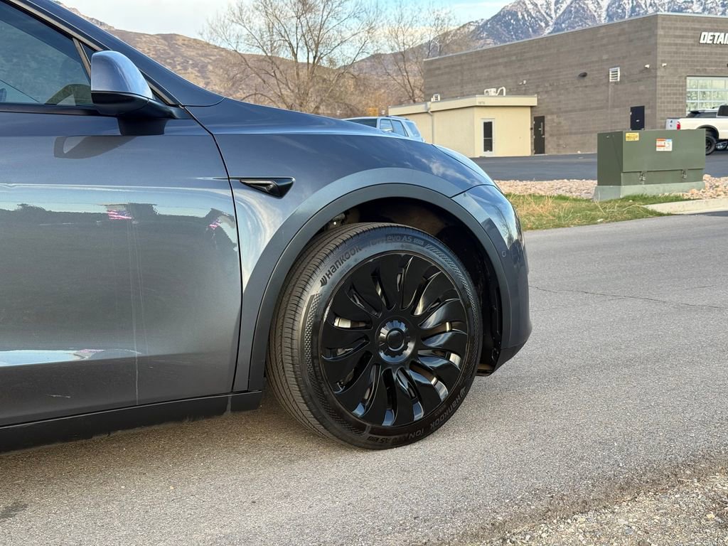 Used 2020 Tesla Model Y Long Range image 4