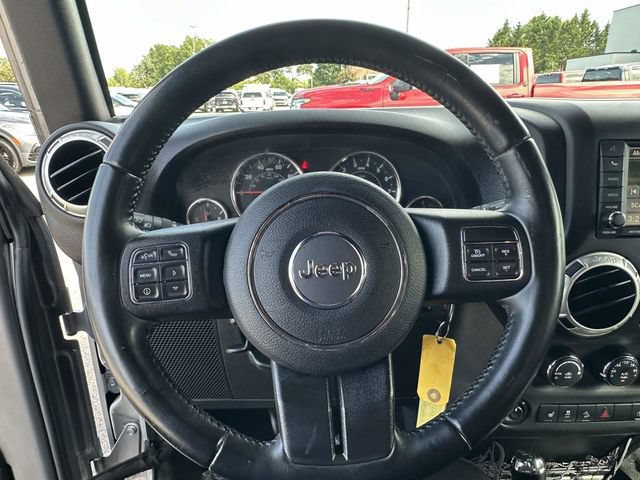 Used 2017 Jeep Wrangler Sahara w/ Connectivity Group AWD/4WD image 13