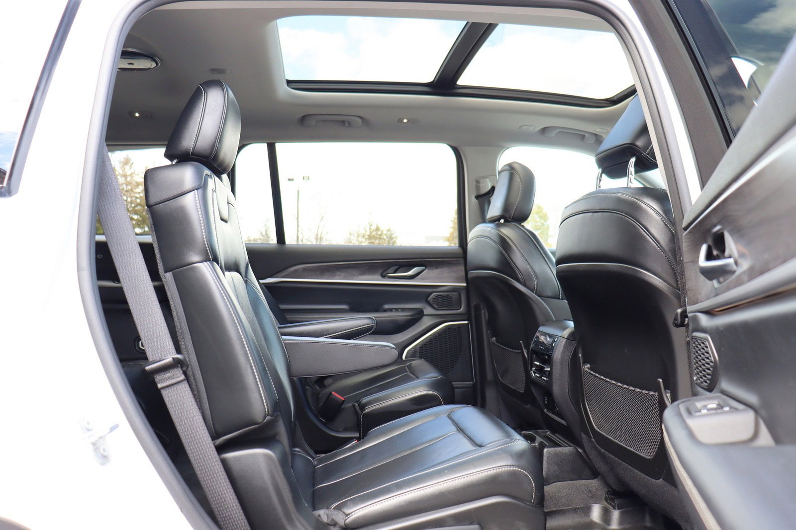 Used 2021 Jeep Grand Cherokee L Limited image 19