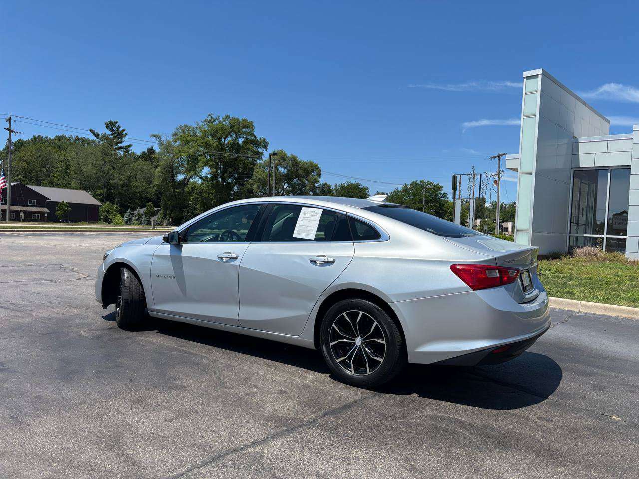 Used 2017 Chevrolet Malibu LT FWD image 5