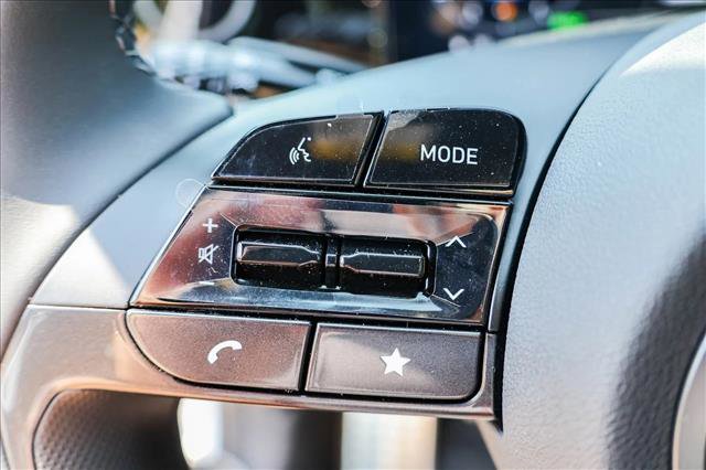 New 2025 Hyundai Elantra SEL image 14