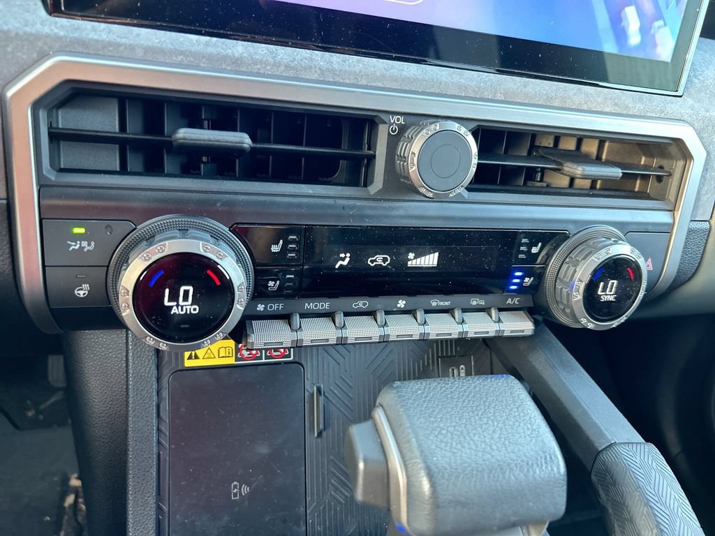 Certified 2025 Toyota 4Runner Platinum AWD/4WD image 18