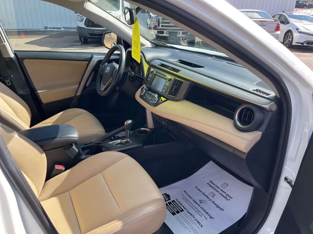 Used 2015 Toyota RAV4 Limited image 16
