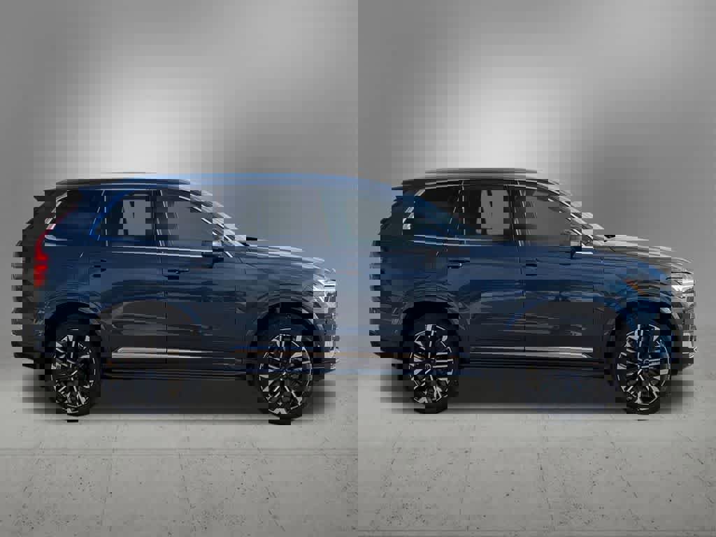 New 2026 Volvo XC90 B5 Plus w/ Protection Package Premier image 7