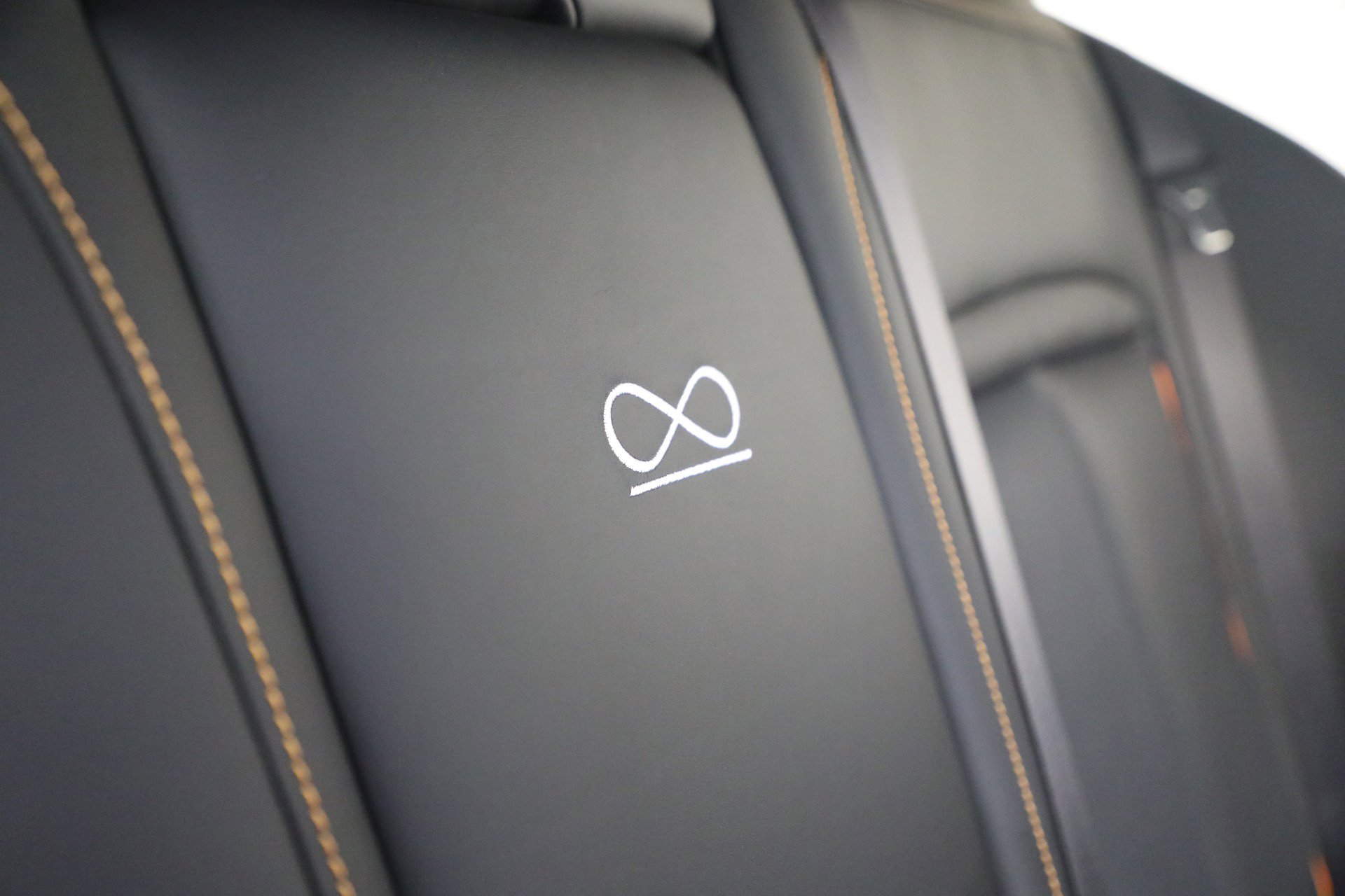 Certified 2026 Rolls-Royce Cullinan Black Badge image 36