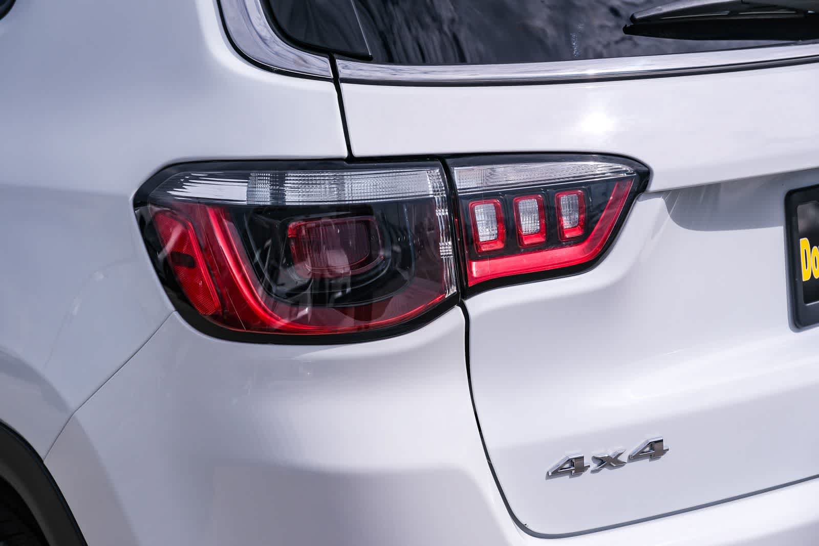 Used 2024 Jeep Compass Latitude AWD/4WD image 7