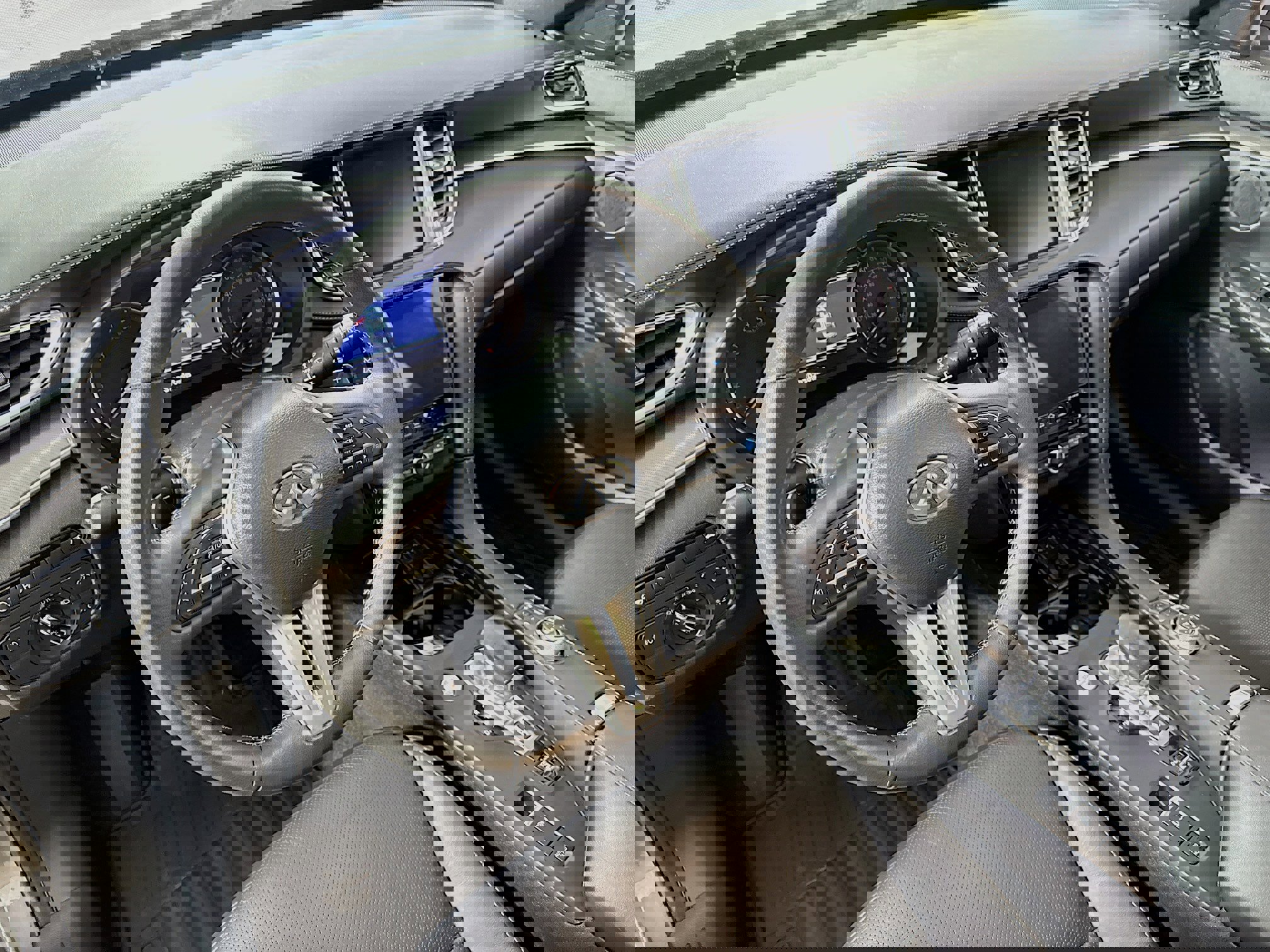 Used 2023 INFINITI QX55 Luxe w/ Cargo Package image 12