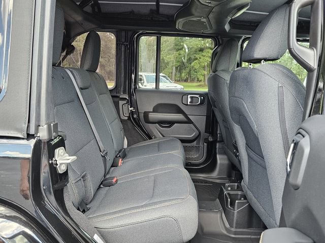 Used 2025 Jeep Wrangler Unlimited Sahara AWD/4WD image 14