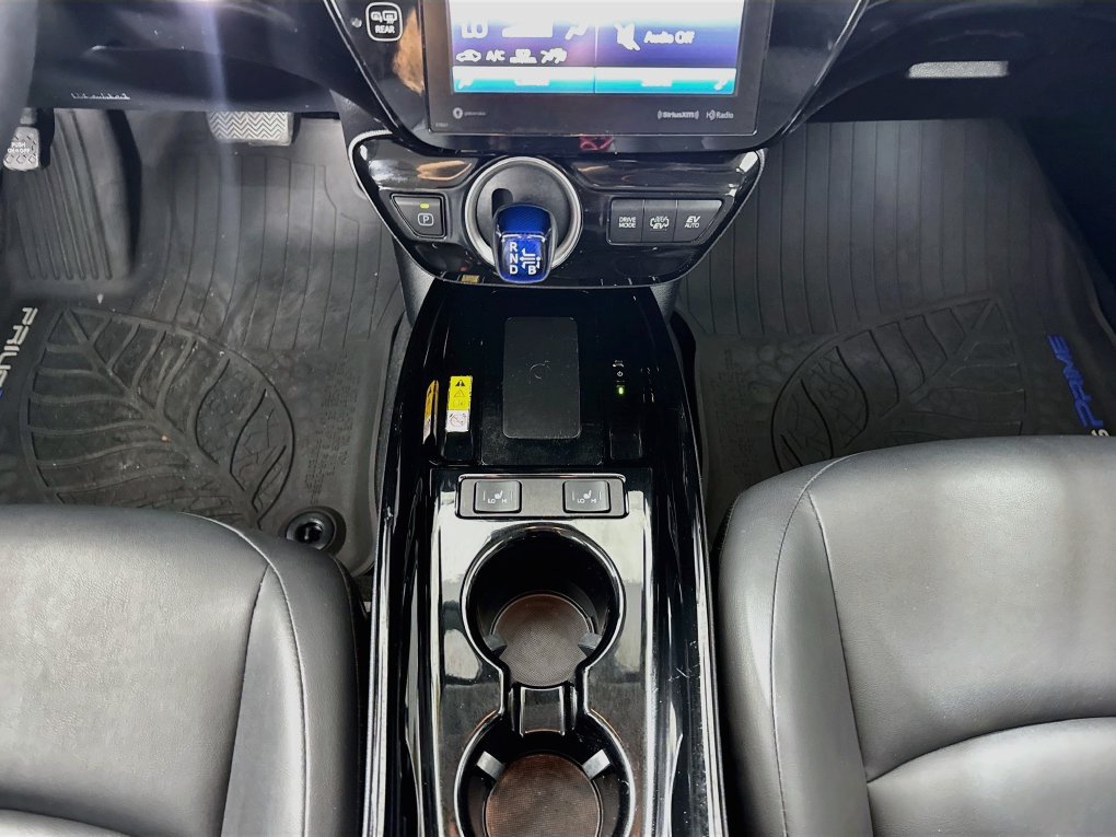 Used 2020 Toyota Prius Prime XLE FWD image 32