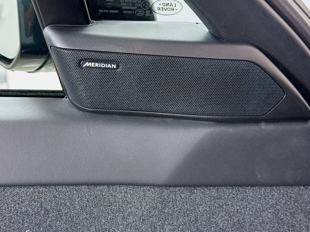 Used 2025 Land Rover Range Rover Sport SE image 21