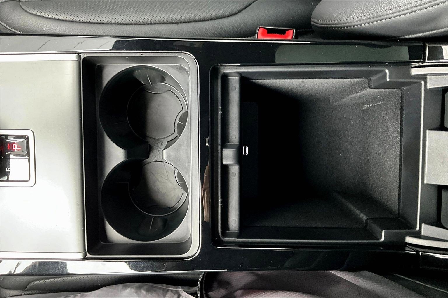 Used 2024 Land Rover Range Rover Evoque Dynamic SE image 32