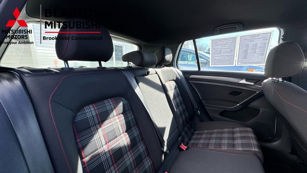 Used 2018 Volkswagen GTI SE image 23