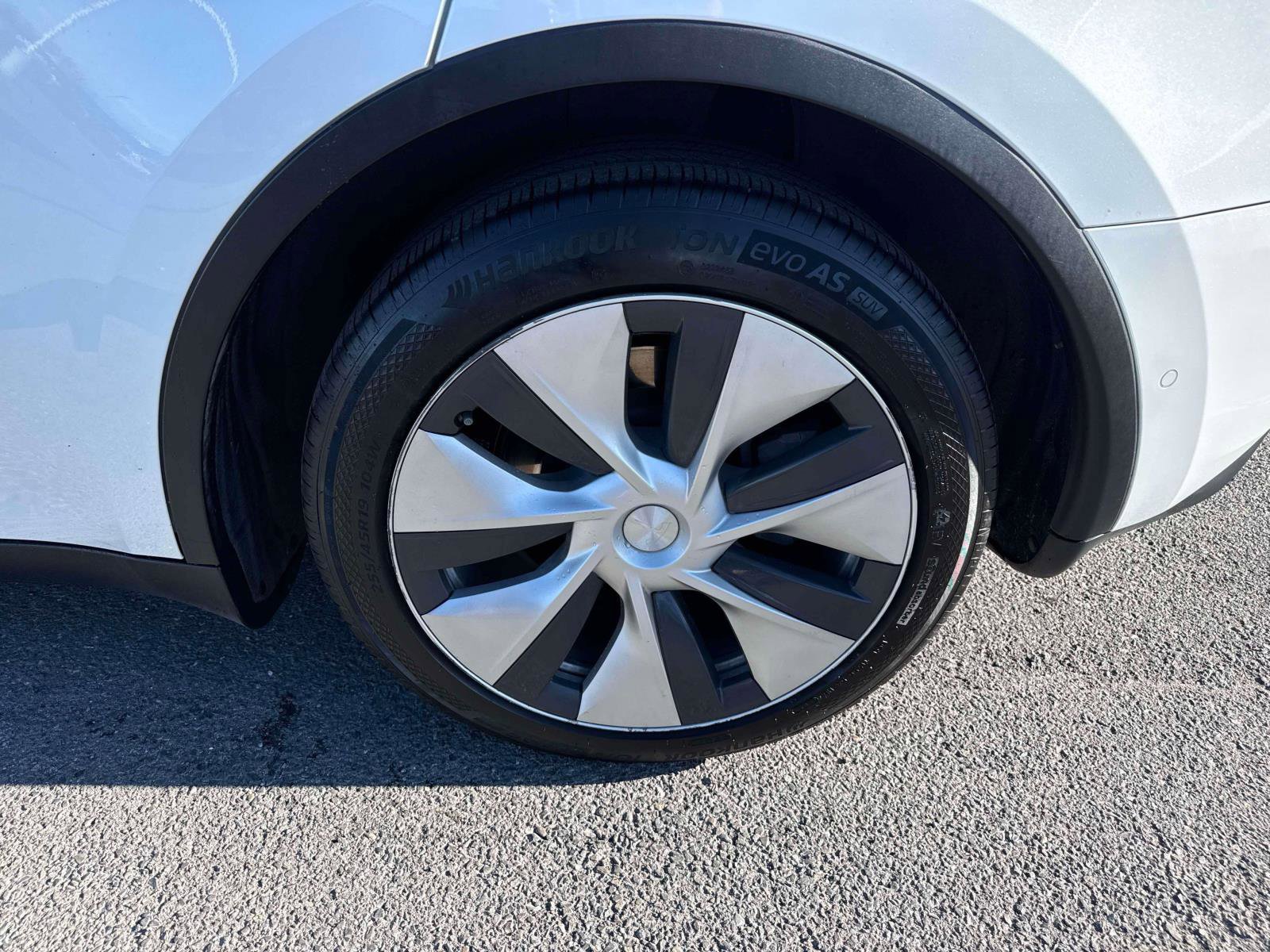 Used 2021 Tesla Model Y 2WD image 7