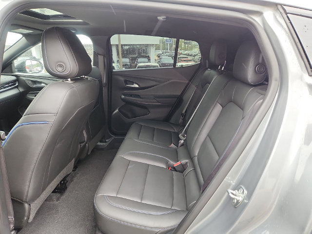Used 2025 Buick Envista Sport Touring w/ Convenience I Package FWD image 10