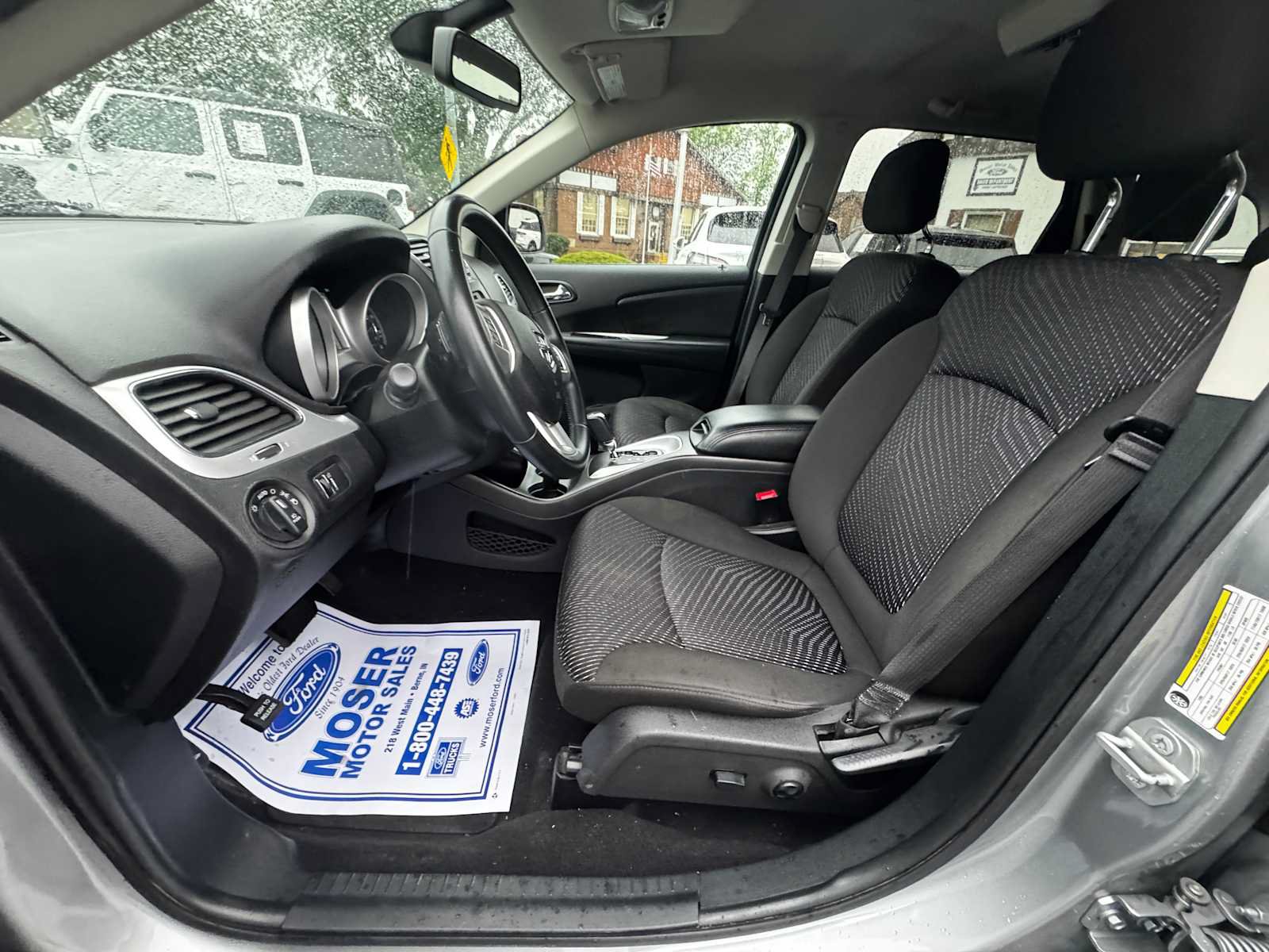 Used 2019 Dodge Journey SE w/ Premium Group FWD image 2