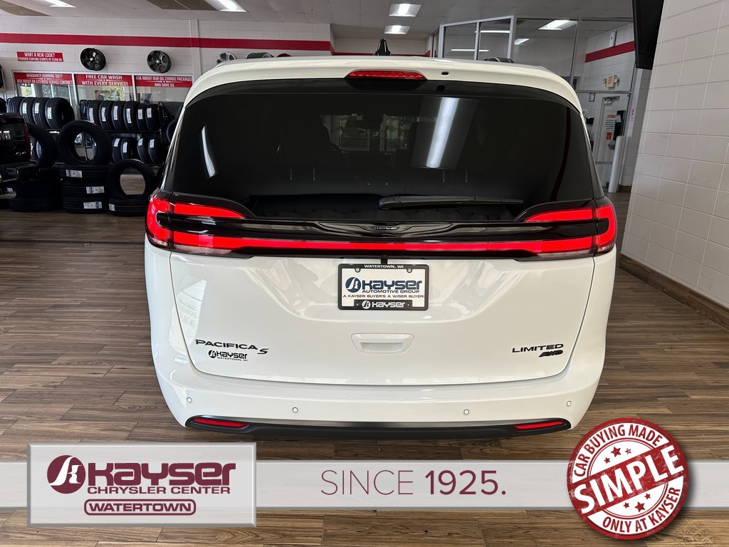 New 2026 Chrysler Pacifica Limited w/ S Appearance Package image 4