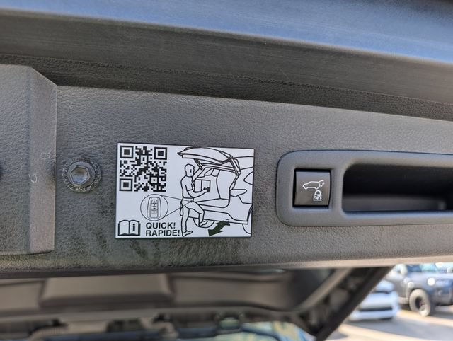 Used 2022 Toyota Sienna Platinum AWD/4WD image 31