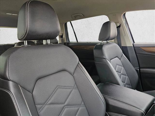 Used 2025 Volkswagen Atlas SE image 26