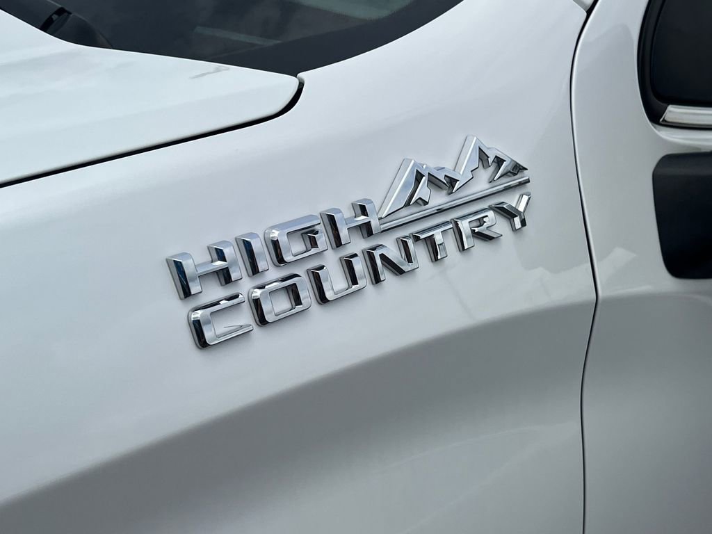 Used 2024 Chevrolet Silverado 1500 High Country AWD/4WD image 15