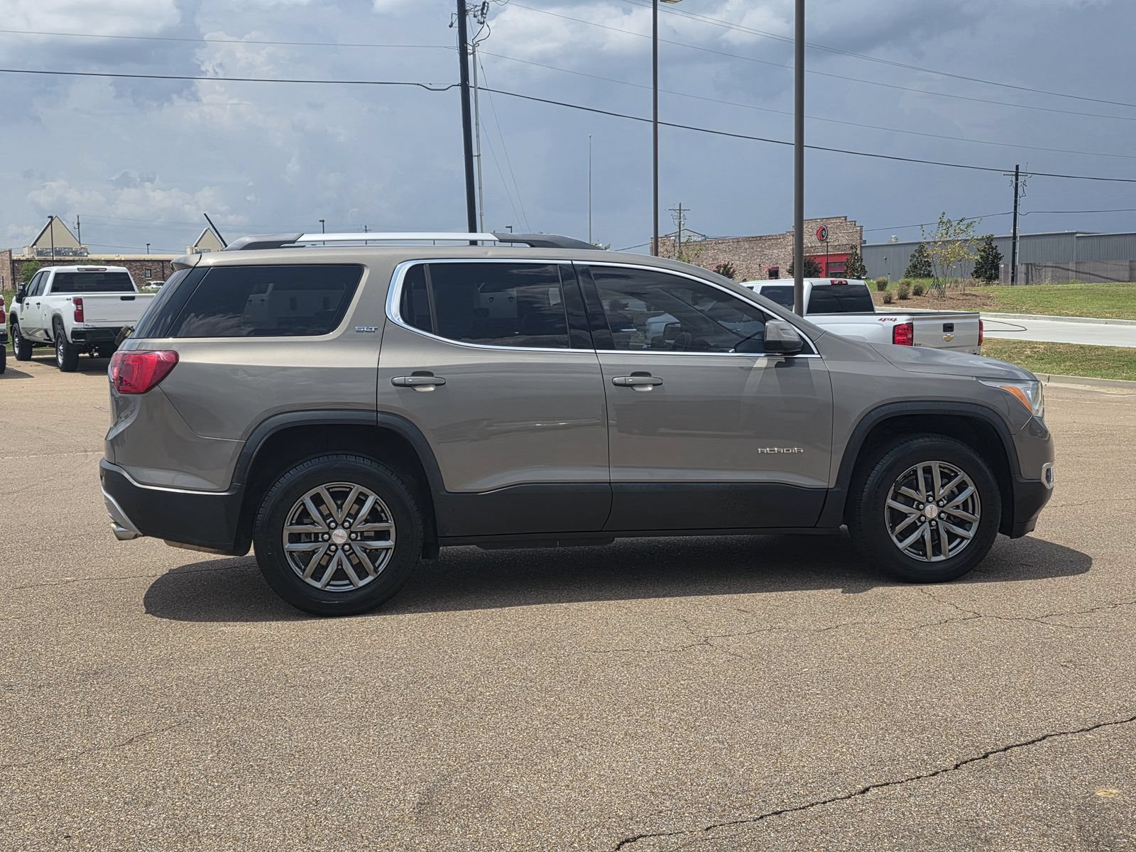 Used 2019 GMC Acadia SLT FWD image 4