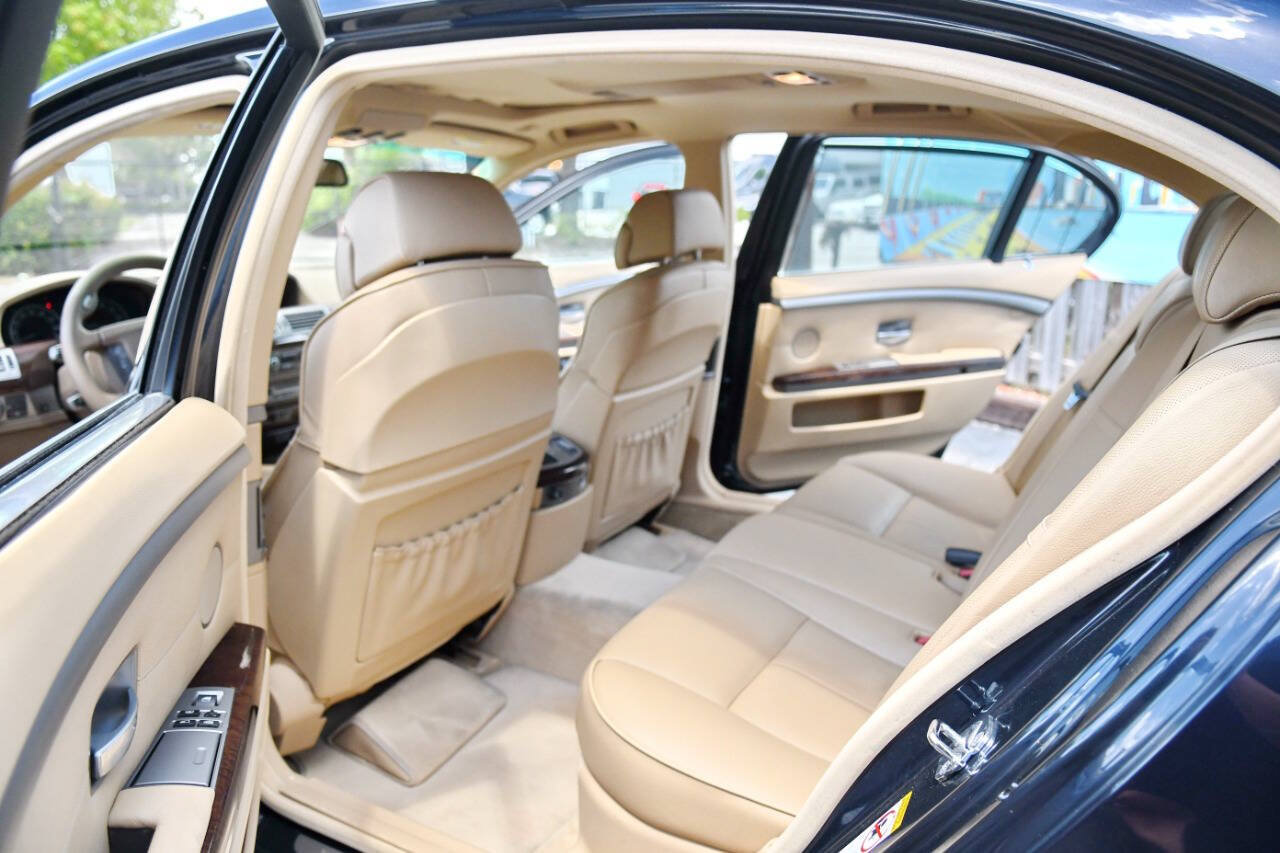 Used 2006 BMW 750Li RWD image 16